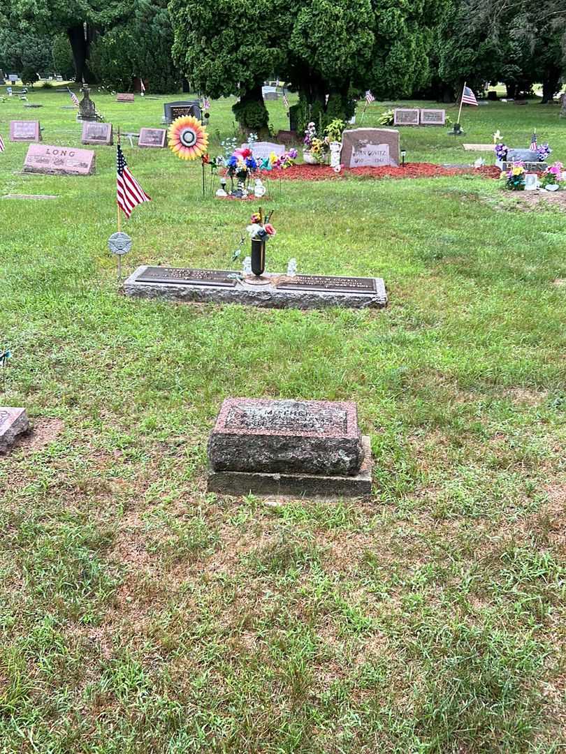 Melvina Davis's grave. Photo 2