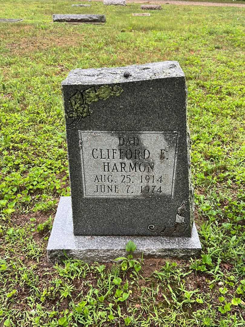 Clifford F. Harmon's grave. Photo 1