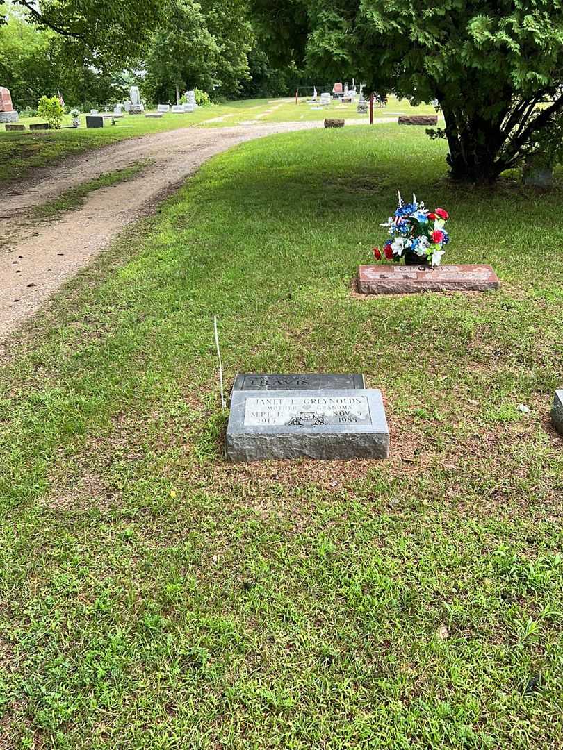 Carolyn "Sue" Travis's grave. Photo 2