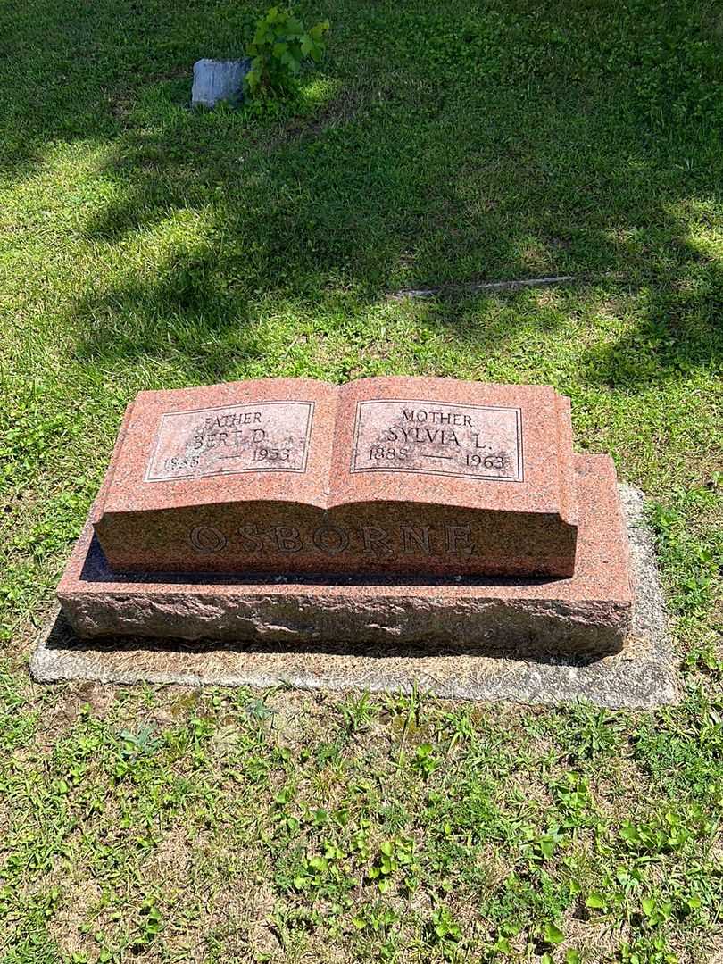 Bert D. Osborne's grave. Photo 1