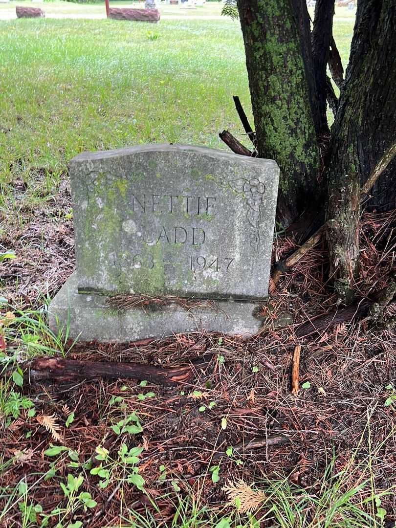 Nettie Ladd's grave. Photo 1