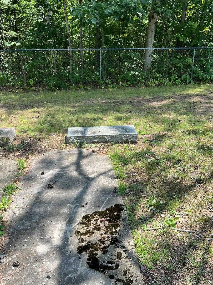 Muriel Lane's grave. Photo 2