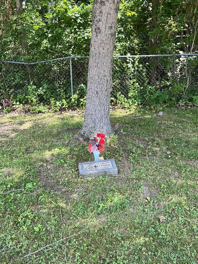 Edgar Quackenbush's grave. Photo 2