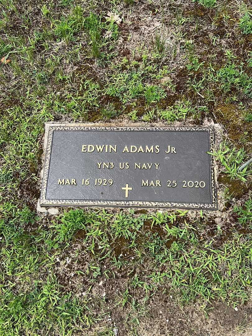 Edwin Adams's grave. Photo 4